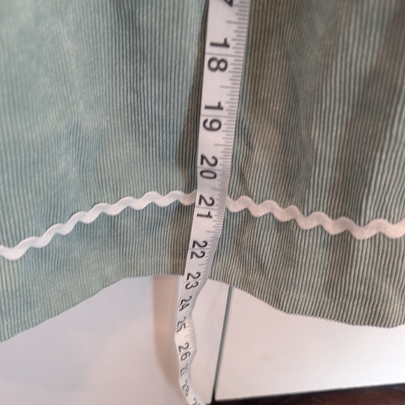 Girls Green Corduroy Jumper  Dress With Embroidered Sunflower Leaf Floral Design - Picture 7 of 8